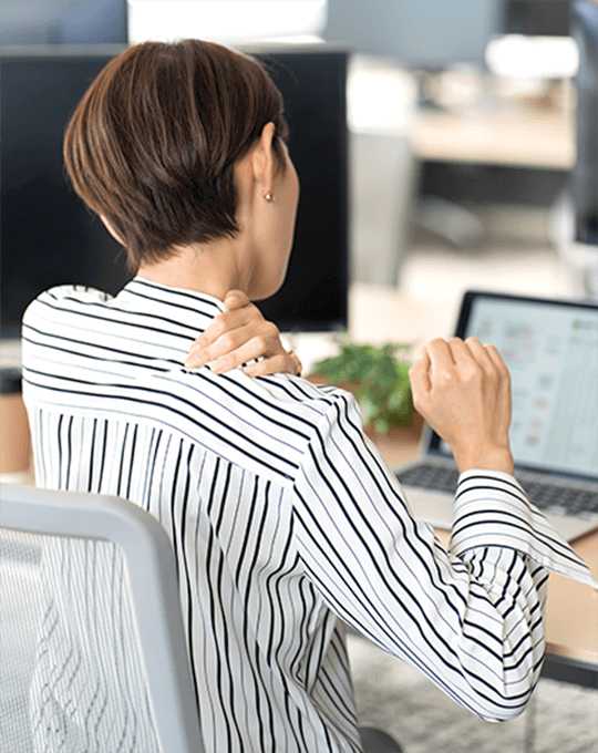 上班長期久坐、肩頸僵硬